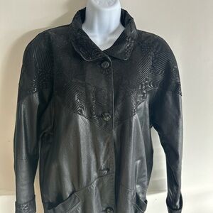 PELLE Chic Black Leather Jacket for Women